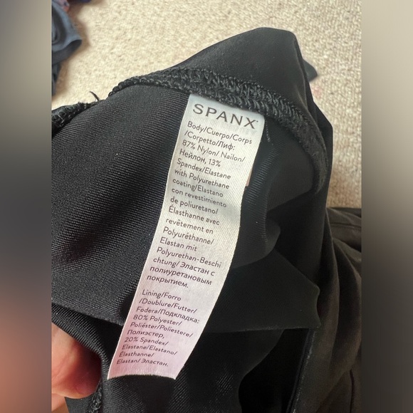 New without tags faux leather leggings from SPANX - Picture 4 of 6